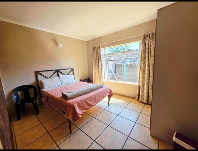 BUSINESS FOR SALE IN KEMPTON PARK CENTRAL